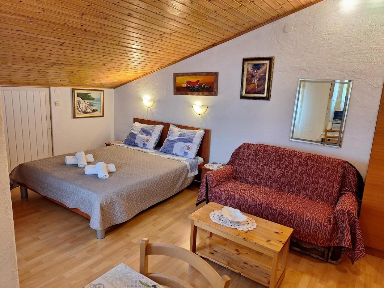 Apartments Alex 로비니 외부 사진