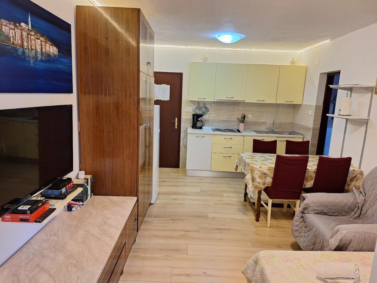 Apartments Alex 로비니 객실 사진