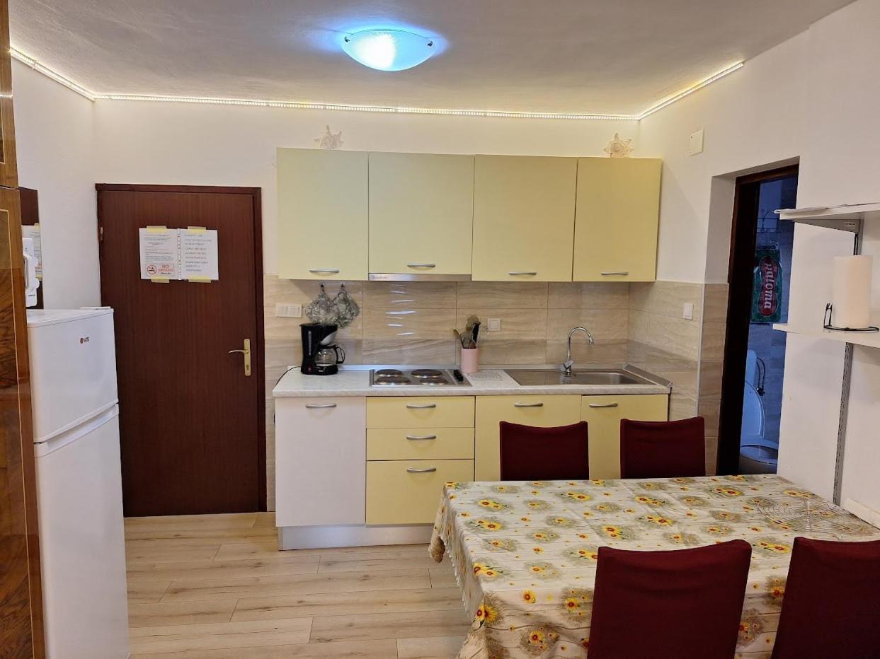 Apartments Alex 로비니 객실 사진